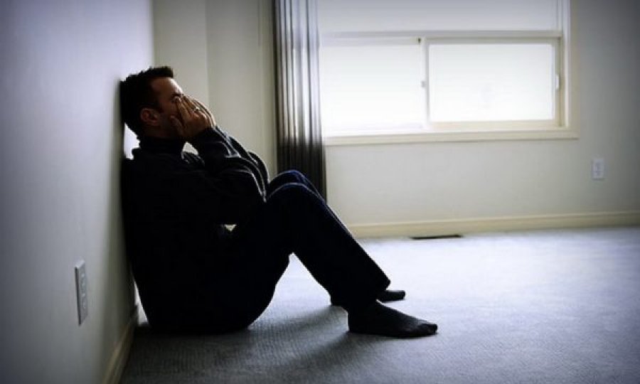 Këto janë shenjat e depresionit, mos i injoroni