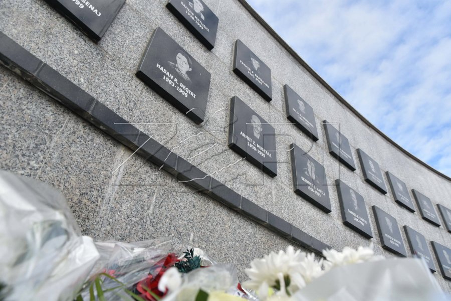 Kompleksi Memorial në Reçak nën mëshirën e vullnetarëve – dy muaj pa mirëmbajtje