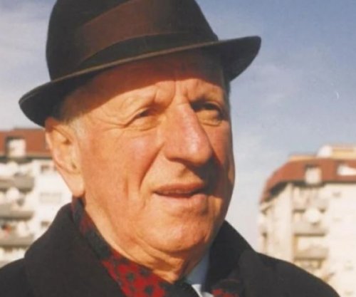 Vdes profesori universitar, Haki Dushi