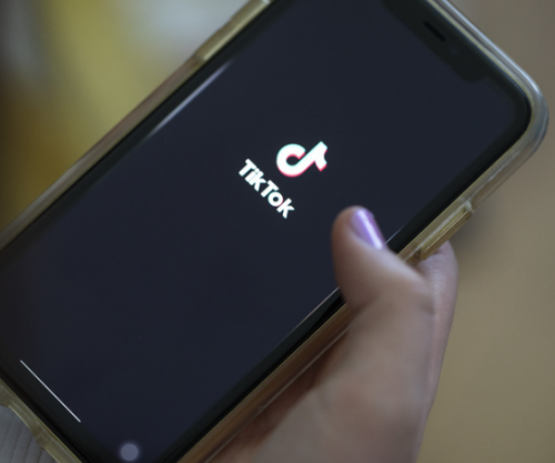 Pesë familje në Britani padisin TikTok-un pas vdekjes së fëmijëve nga “Blackout Challenge”