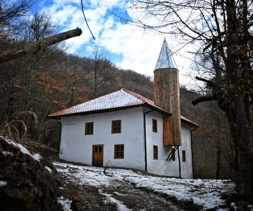 Përfundon restaurimi i Xhamisë së Meshinës