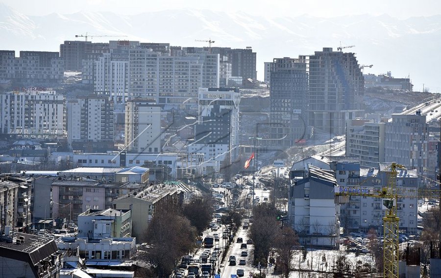 Sot, vranët dhe me diell