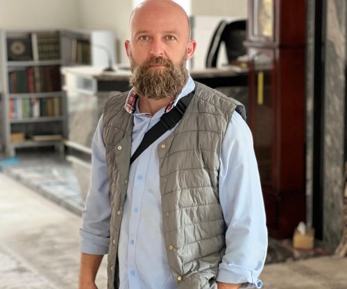 Policia i fton për intervistim qytetarët që kanë pranuar shërbime nga Arianit Sllamniku