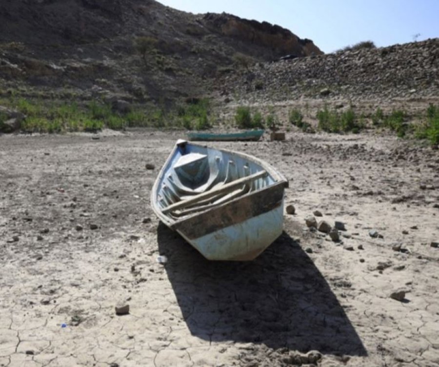 Paralajmëron OKB: Bota po mbetet pa ujë