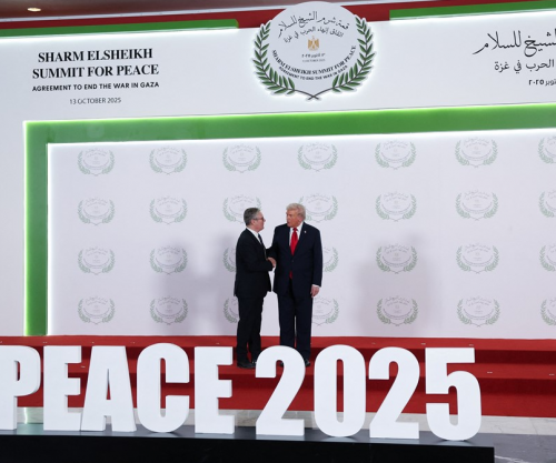 Britania bojkoton ceremoninë e Bordit të Paqes, shkak përfshirja e Putinit