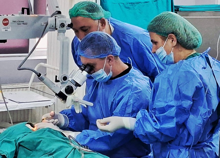 Dy mjekë të ORL-së kryejnë mbi 400 operacione në Spitalin e Mitrovicës