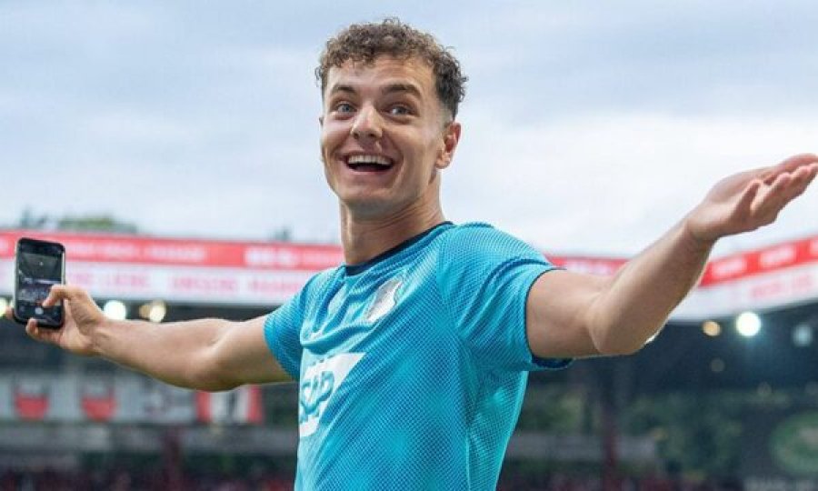 Juventusi po e ndjek nga afër Fisnik Asllanin, ylli kosovar mund ta zëvendësojë Vlahovicin