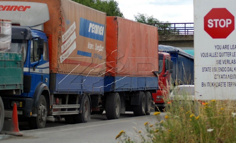 Nga sot ndërpritet qarkullimi i kamionëve në të gjitha pikat kufitare me Serbinë