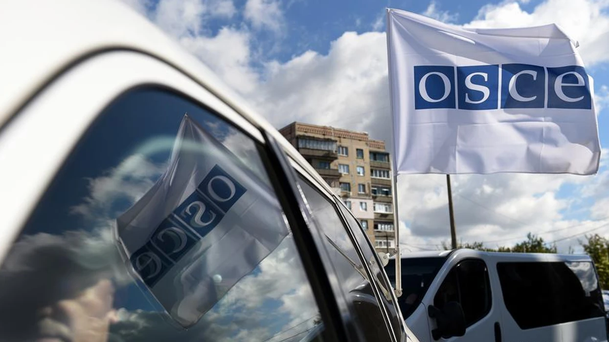 OSBE-ja mirëpret Strategjinë për qasje më të mirë në drejtësi: Rasteve të gazetarëve t’u jepet përparësi