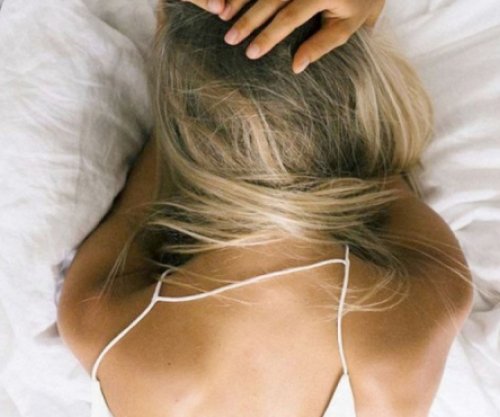 Nëse ankthi po ju lë pa gjumë, mësoni pesë zakonet që do t’ju bëjnë të flini më qetë