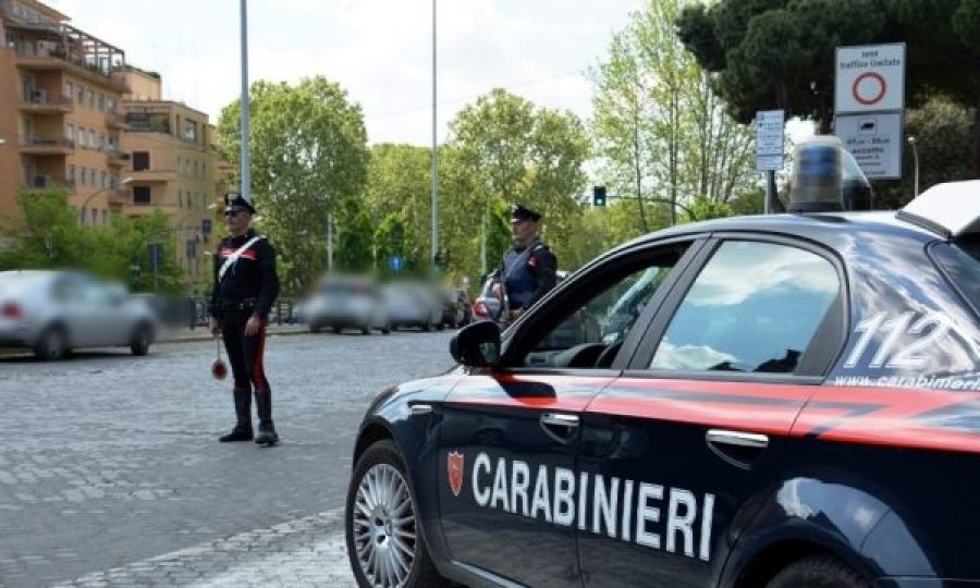 Arrestohet 23-vjeçari shqiptar në Itali, i riu tentoi t’i manipulonte me dokumentat e vëllait binjak