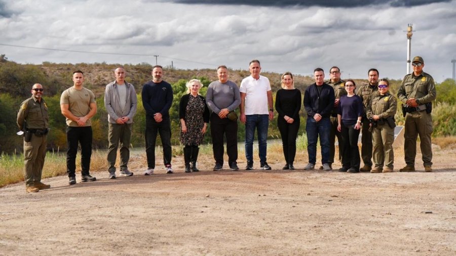 Policia e Kosovës realizon vizitën e parë në kufirin SHBA - Meksikë