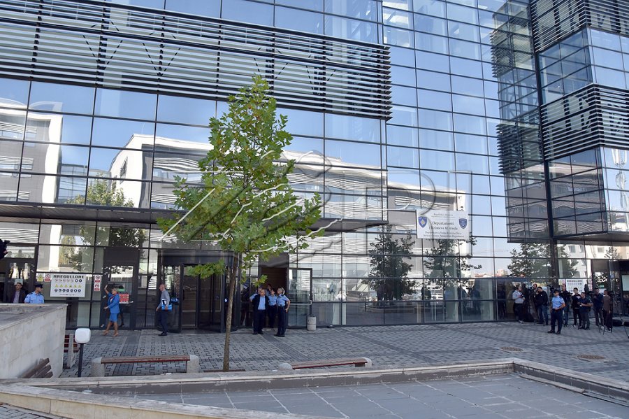 Fëmija 5-vjeçar nga Lipjani në gjendje të rëndë shëndetësore në QKUK, prindërit dërgohen në mbajtje për 48 orë