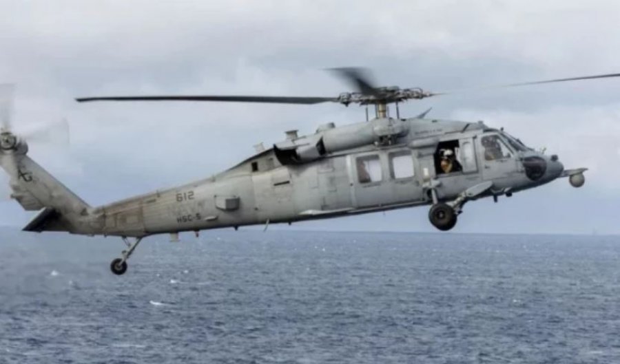 Rrëzohet helikopteri i Marinës amerikane në Detin Arabik, një ushtarak i zhdukur