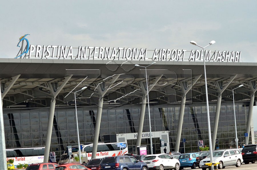 Bie numri i fluturimeve dhe udhëtarëve në aeroportin “Adem Jashari”