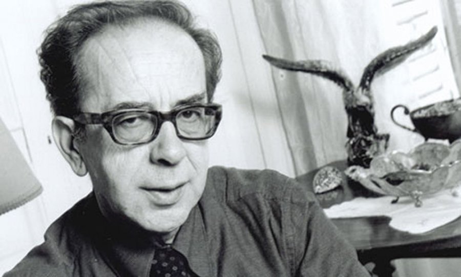 Dy vjet pa kolosin e letërsisë shqiptare, Ismail Kadare