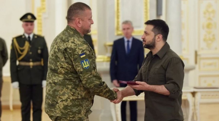 Ish-komandanti pritet të sfidojë Zelenskyn në zgjedhjet e ardhshme presidenciale në Ukrainë