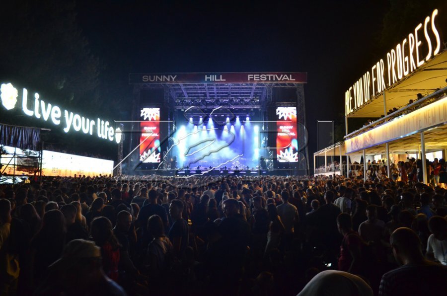 “Sunny Hill Festival” zbulon programin e plotë: Prishtina bëhet gati për tri ditë muzikë botërore