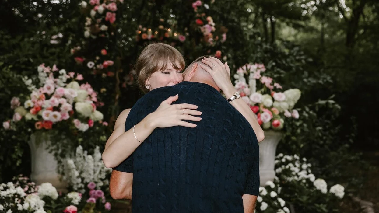 Taylor Swift dhe Travis Kelce kurorëzohen në fshehtësi, përpara dasmës madhështore