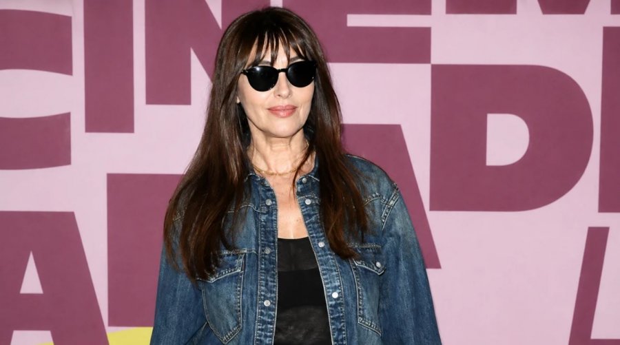 Monika Bellucci ndryshoi stilin nga rrënjët, shfaqet me xhins dhe duket dhjetë vjet më e re