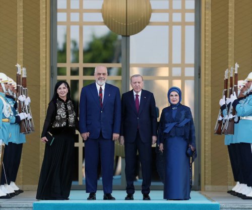 Rama publikon “foton e ditës”  nga Samiti i NATO-s