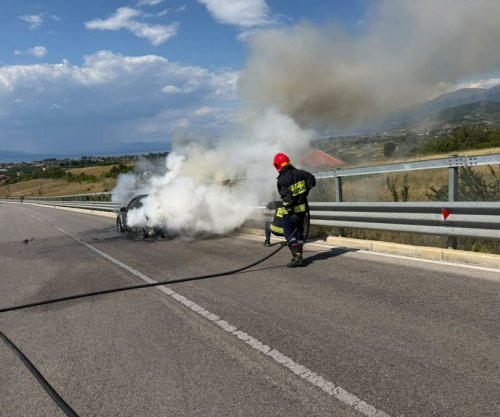 Merr flakë një veturë në rrugën Qafë Plloçë-Pogradec