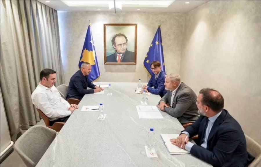 Abdixhiku takohet me Terrasin, diskutojnë për konstituimin e institucioneve