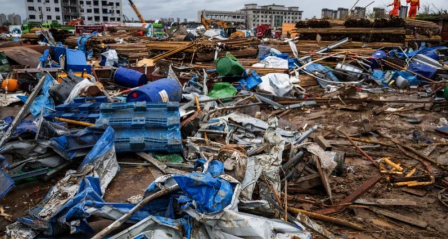 21 persona humbin jetën nga rrëshqitjet e dheut në Kinë