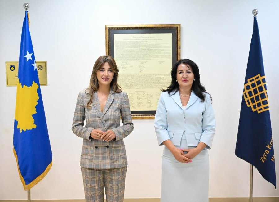 Haxhiu viziton Zyrën Kombëtare të Auditimit, thekson rëndësinë e transparencës dhe pavarësisë institucionale