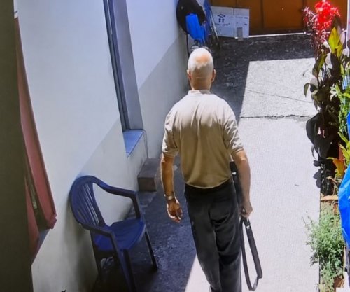 Krimi në Shkodër - momenti kur burri merr armën, vret gruan dhe e pret policinë
