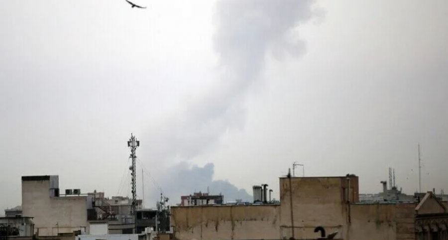 SHBA-ja pezullon sulmet ndaj Iranit për t’i dhënë hapësirë diplomacisë