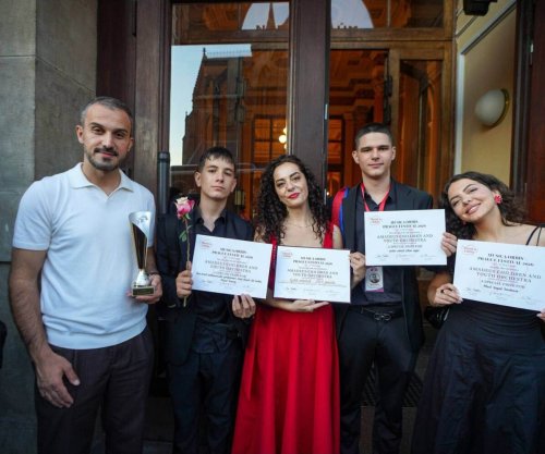 Haxhiu uron Orkestrën “Amadeus” për suksesin në festivalin ndërkombëtar në Pragë
