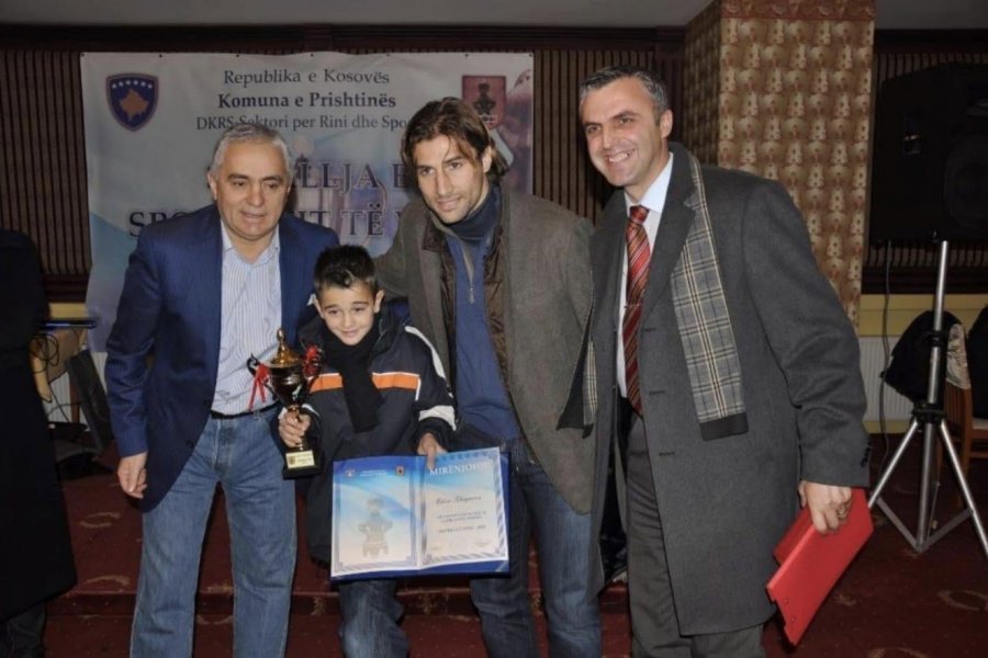 Remzi Ejupi kritikëve të Zhegrovës: Është mëkat që të ulet dhe të nënvlerësohet një diamant si Edoni