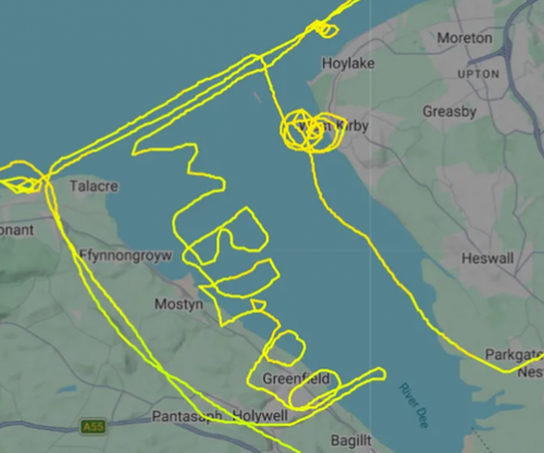 Në fluturimin dyorësh me avion, piloti la një mesazh të pazakontë në qiell