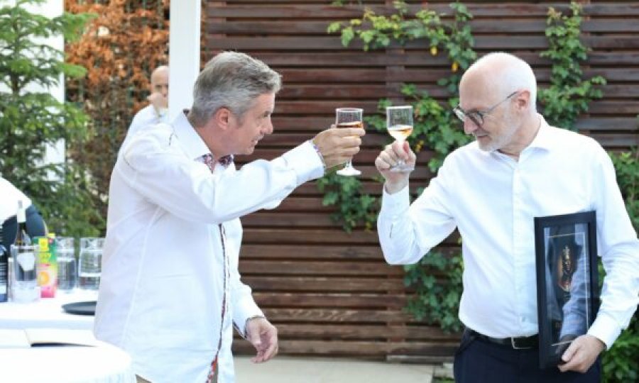 Hargreavesi e fton në rezidencë për takim lamtumirës Guerot: Punuam për ta mbështetur rolin e Kosovës në siguri