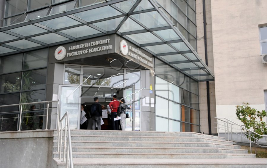 A po i çojnë studimet të rinjtë drejt punësimit apo vetëm drejt një diplome?