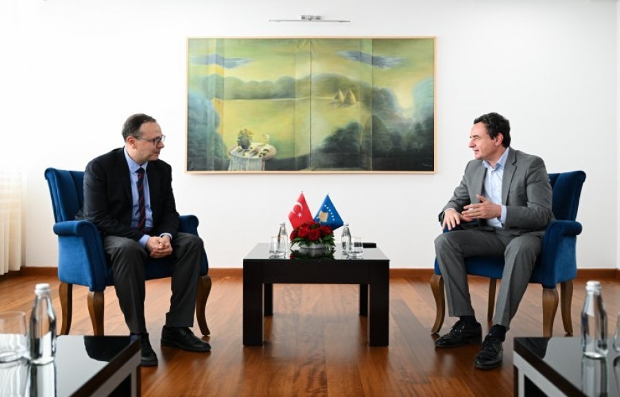 Kurti priti në takim lamtumirës ambasadorin e Turqisë, Angili