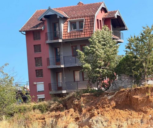 Nis rrënimi i shtëpisë që rrezikonte të shembej nga punimet në “Rrugën A”