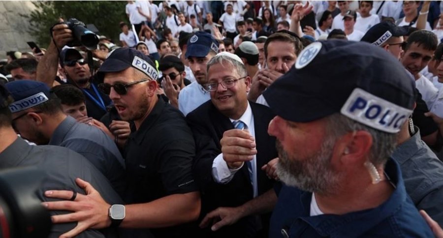 Ministri izraelit i Sigurisë u bashkohet ekstremistëve hebrenj ndërsa ata sulmojnë kompleksin e xhamisë al-Aksa