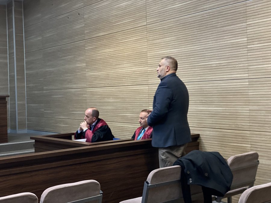 Shpend Ahmeti thotë se mbi 170 mijë eurot e padeklaruara ishin ndihmë financiare nga familja, Prokuroria propozon t’i konfiskohet kjo shumë