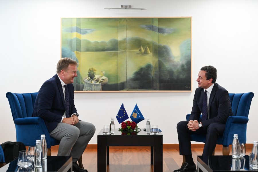 Kurti pret Sorensenin: Kosova mbetet e përkushtuar ndaj dialogut