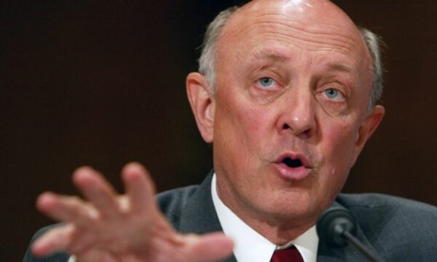 Vdes ish-shefi i CIA-s James R. Woolsey, familja pretendon se vuante nga “sindroma misterioze e Havanës”