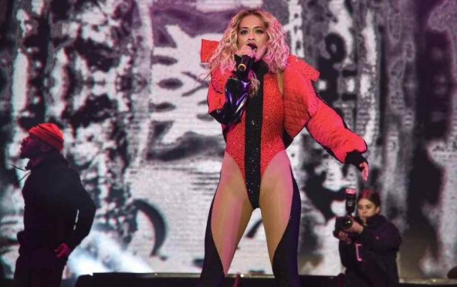Rita Ora zbulon ritualet familjare shqiptare dhe varësen që e mban gjithmonë me vete