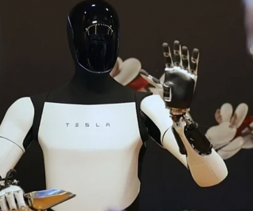 Roboti humanoid i Teslas do të mësojë nga punëtorët në Gigafactory