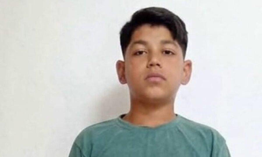 Prej gati dy javësh i zhdukur, familja kërkon 12-vjeçarin nga Elbasani – doli fshehurazi nga ballkoni