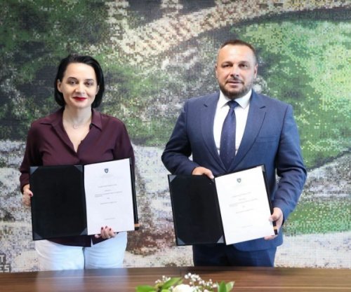 Pacolli dhe Maqedonci nënshkruajnë marrëveshje për mbrojtjen e mjedisit