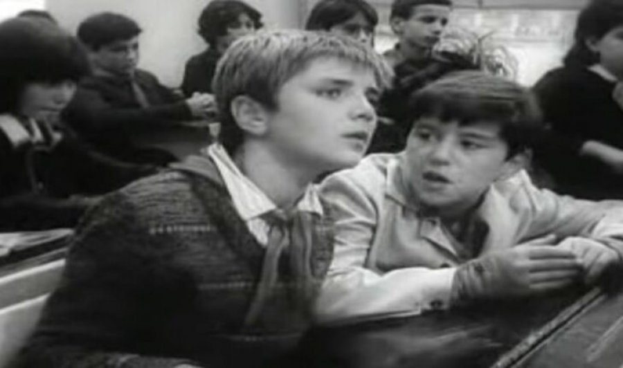 Nxënësit shqiptarë në Selanik përkthejnë dhe titrojnë në greqisht filmin “Shoku ynë Tili”