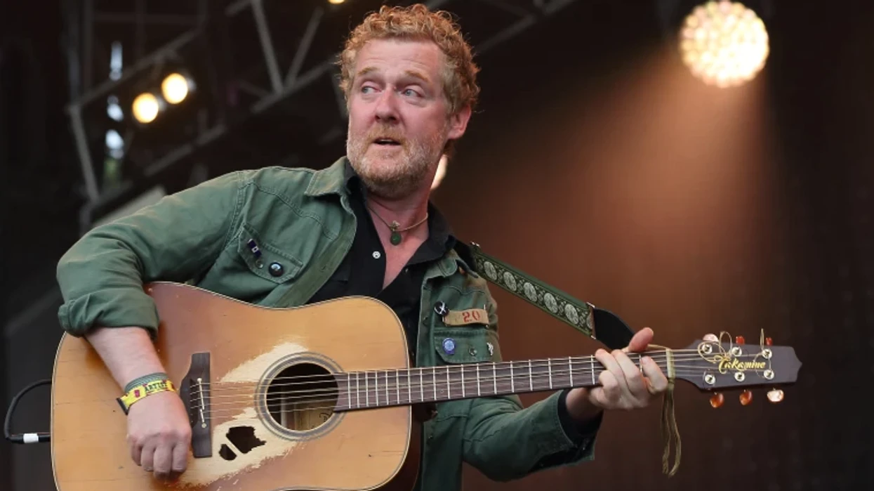 Ndahet nga jeta në një aksident me motoçikletë këngëtari irlandez, Glen Hansard