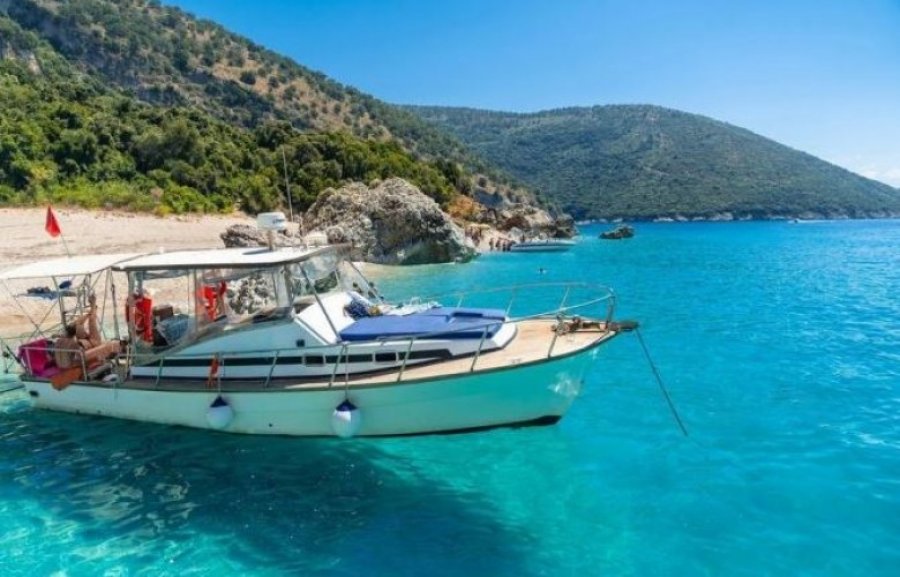 “Daily Mail”: Shqipëria kryeson preferencat e britanikëve