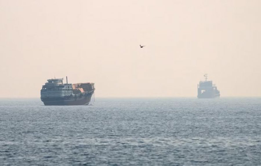 Irani bllokon Ngushticën e Hormuzit: S’do të hapet pa u ndalur sulmet e SHBA-së